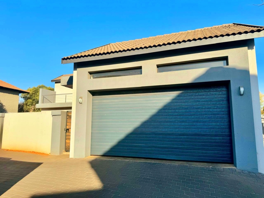 To Let 4 Bedroom Property for Rent in Zwartkop Golf Estate Gauteng