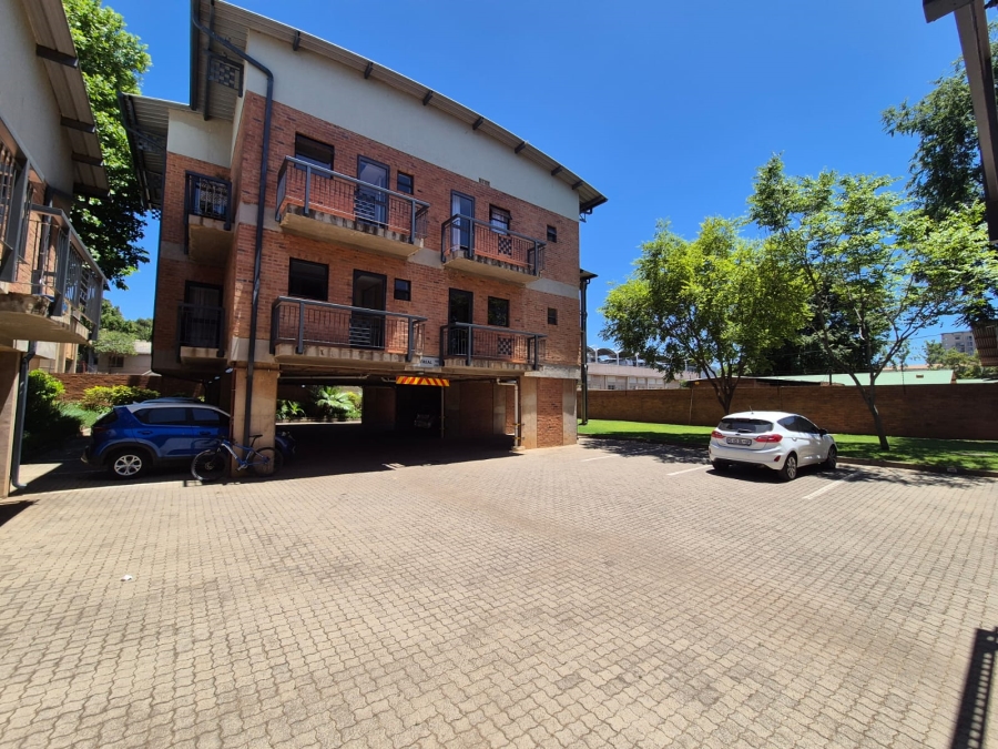 8 Bedroom Property for Sale in Hatfield Gauteng