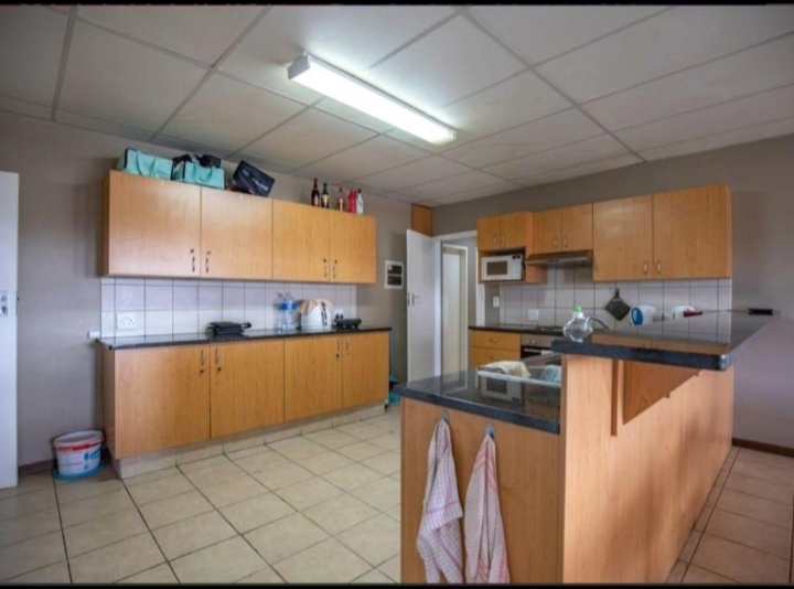 8 Bedroom Property for Sale in Hatfield Gauteng