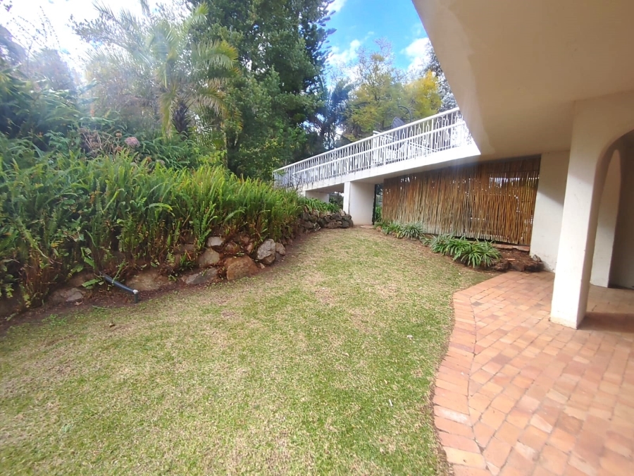 To Let 2 Bedroom Property for Rent in Sandown Gauteng