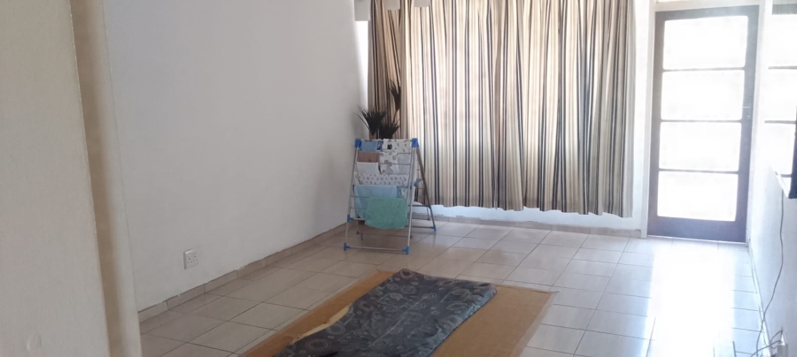 2 Bedroom Property for Sale in Waverley Gauteng