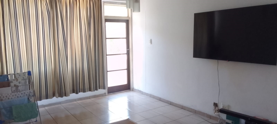 2 Bedroom Property for Sale in Waverley Gauteng