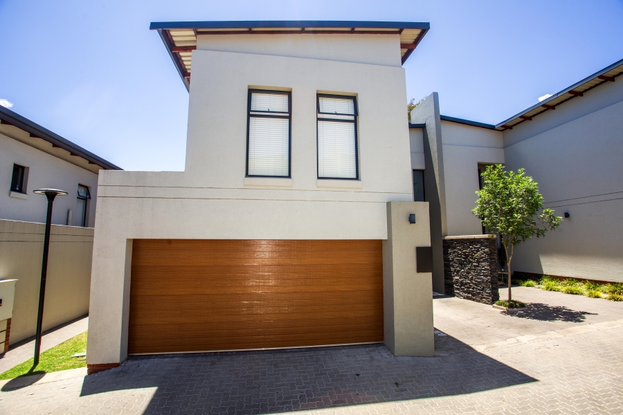 4 Bedroom Property for Sale in Crowthorne AH Gauteng