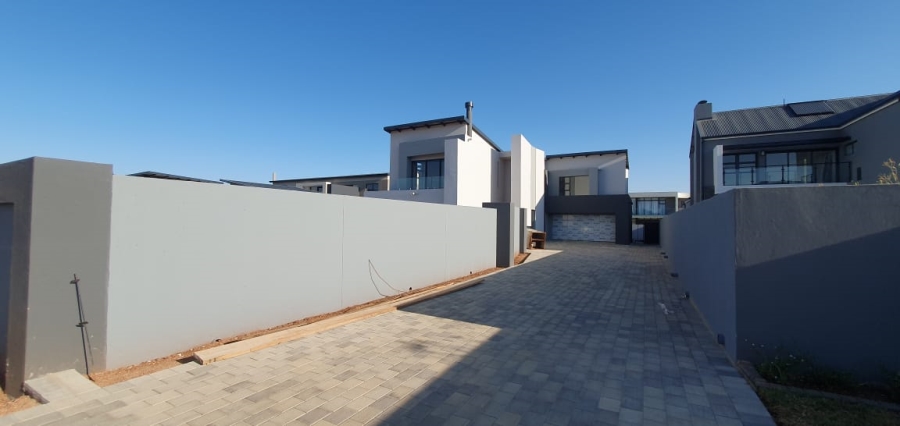 4 Bedroom Property for Sale in Midstream Heights Gauteng