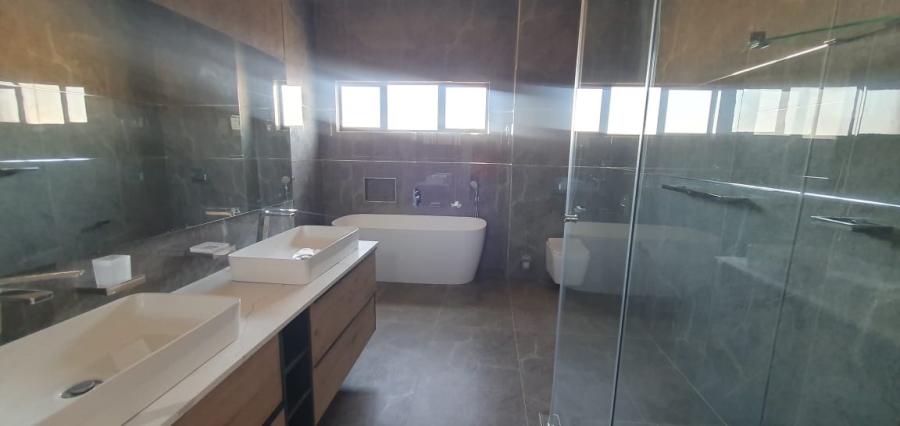 4 Bedroom Property for Sale in Midstream Heights Gauteng