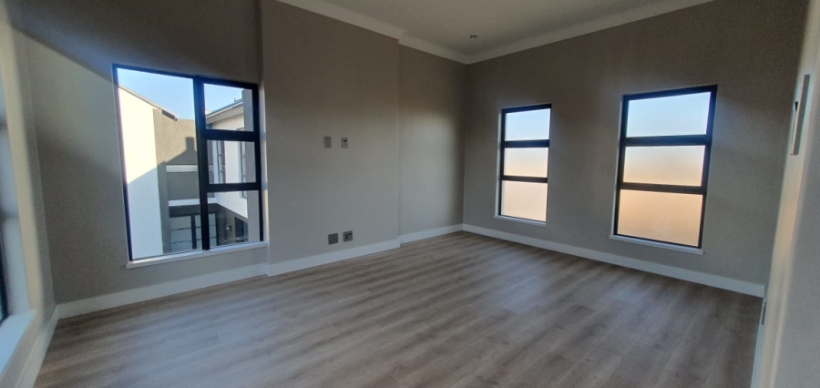 4 Bedroom Property for Sale in Midstream Heights Gauteng