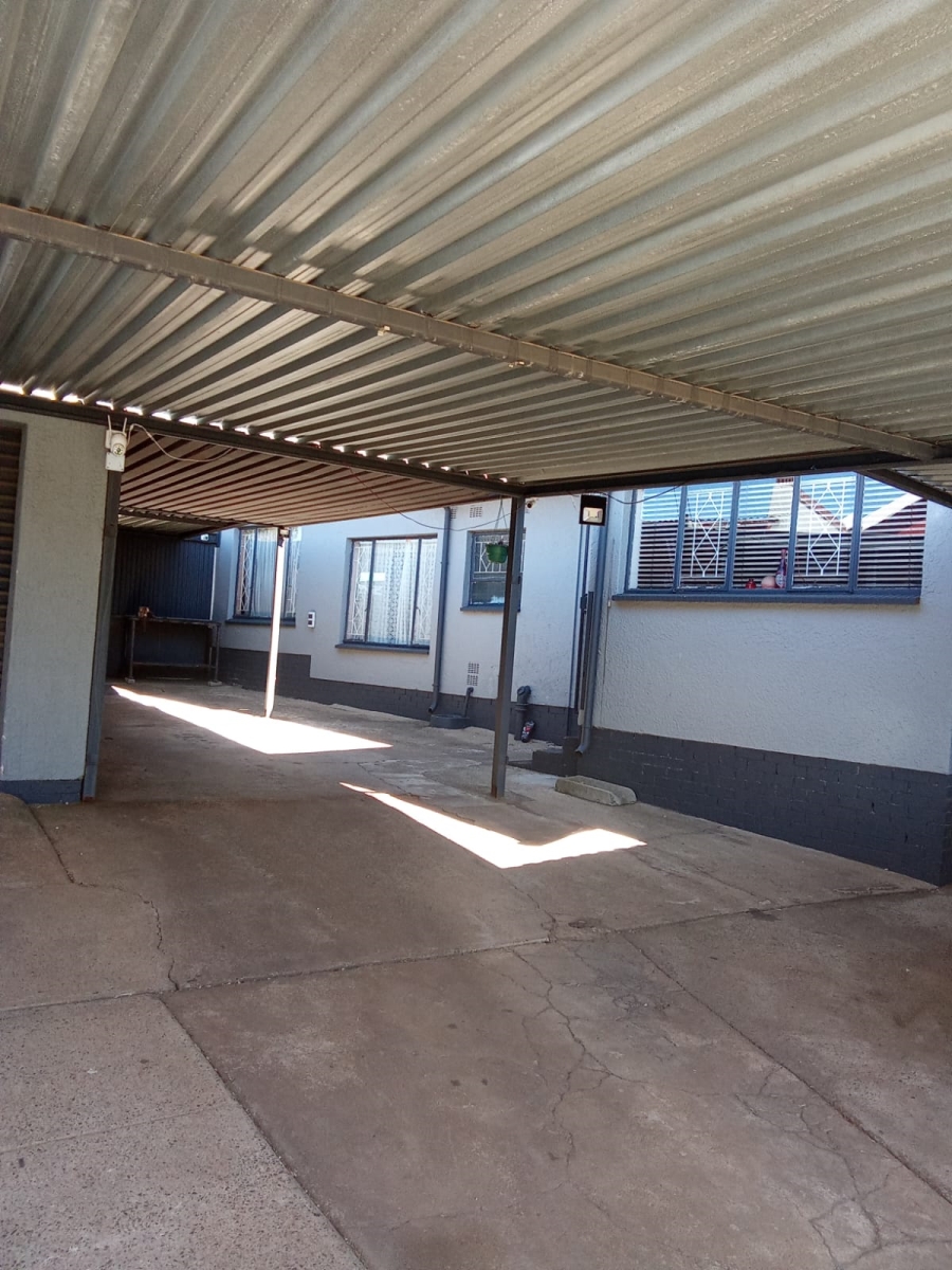 2 Bedroom Property for Sale in Witpoortjie Gauteng