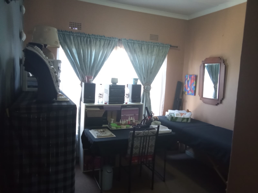 2 Bedroom Property for Sale in Witpoortjie Gauteng