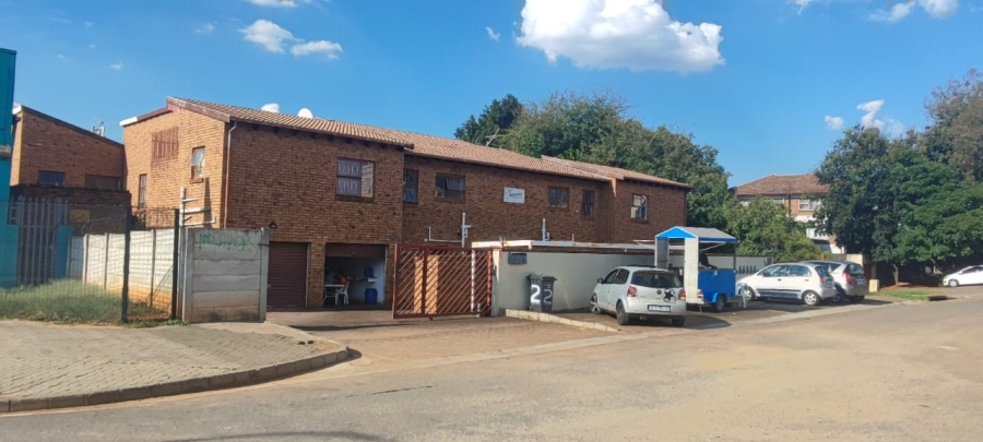 2 Bedroom Property for Sale in Windsor West Gauteng