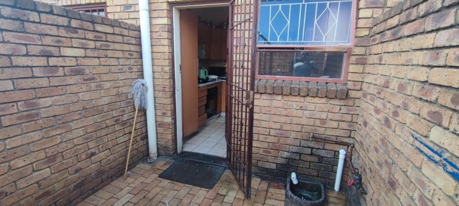 2 Bedroom Property for Sale in Windsor West Gauteng