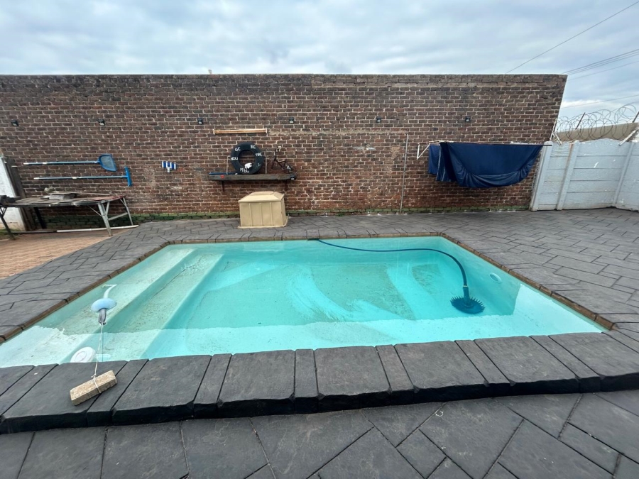 4 Bedroom Property for Sale in Lewisham Gauteng