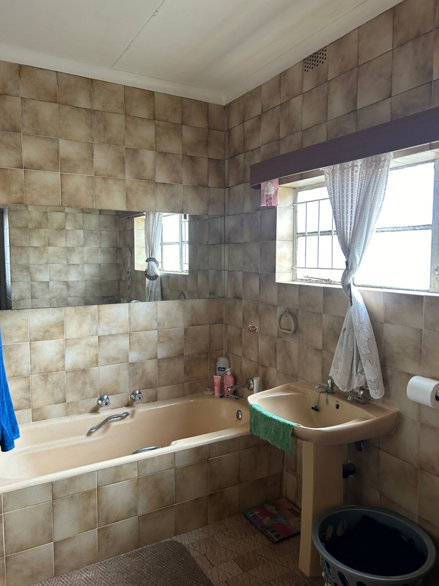 4 Bedroom Property for Sale in Lewisham Gauteng