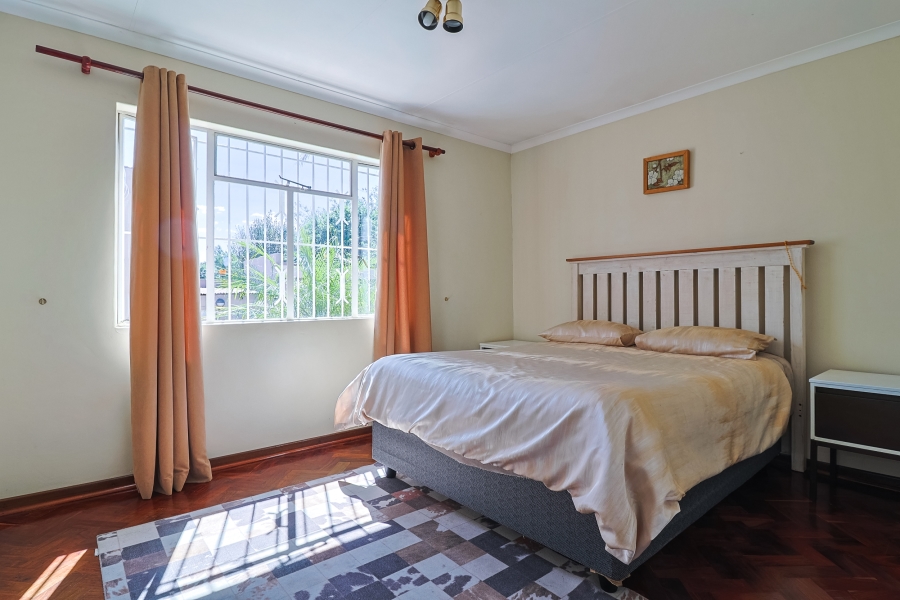 4 Bedroom Property for Sale in Linmeyer Gauteng