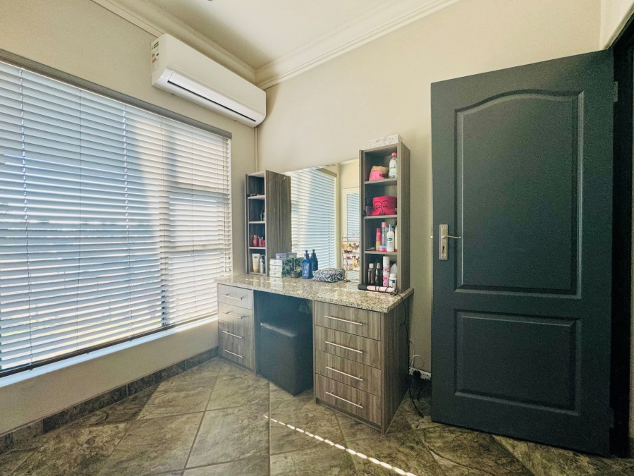 11 Bedroom Property for Sale in Wonderboom Gauteng