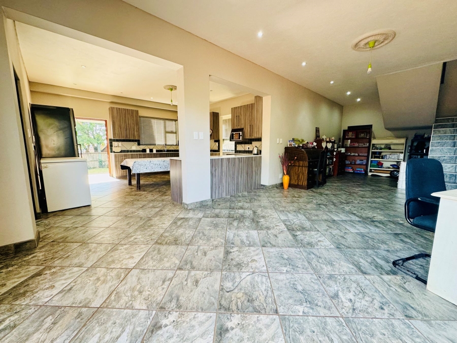 11 Bedroom Property for Sale in Wonderboom Gauteng