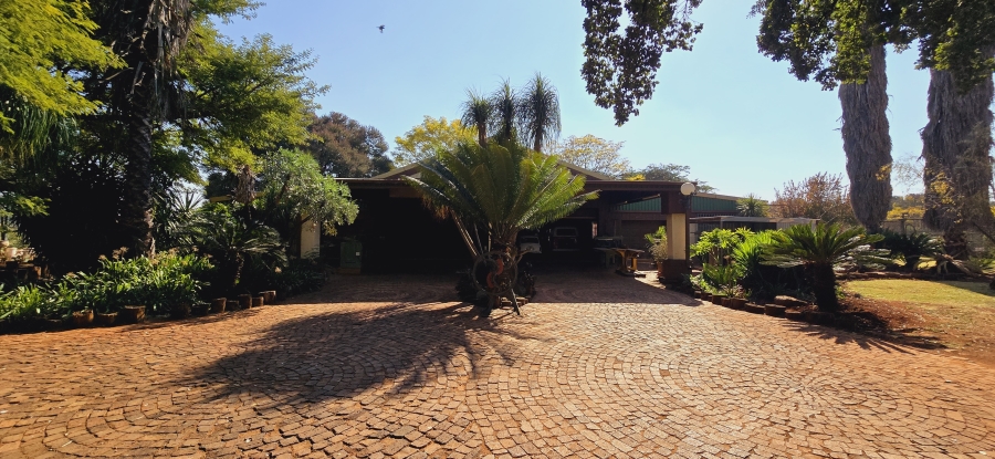 11 Bedroom Property for Sale in Wonderboom Gauteng