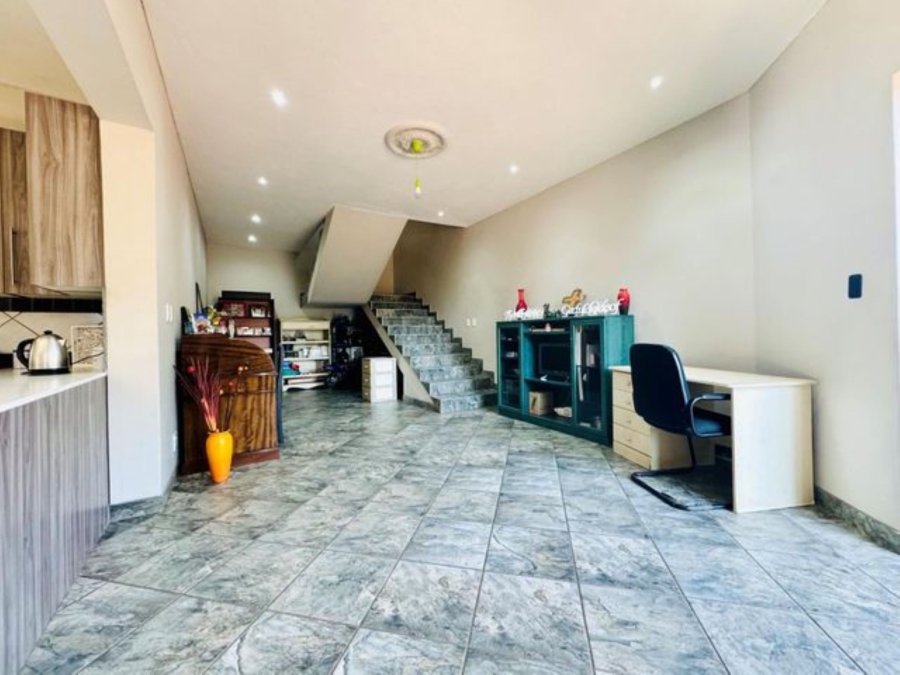 11 Bedroom Property for Sale in Wonderboom Gauteng