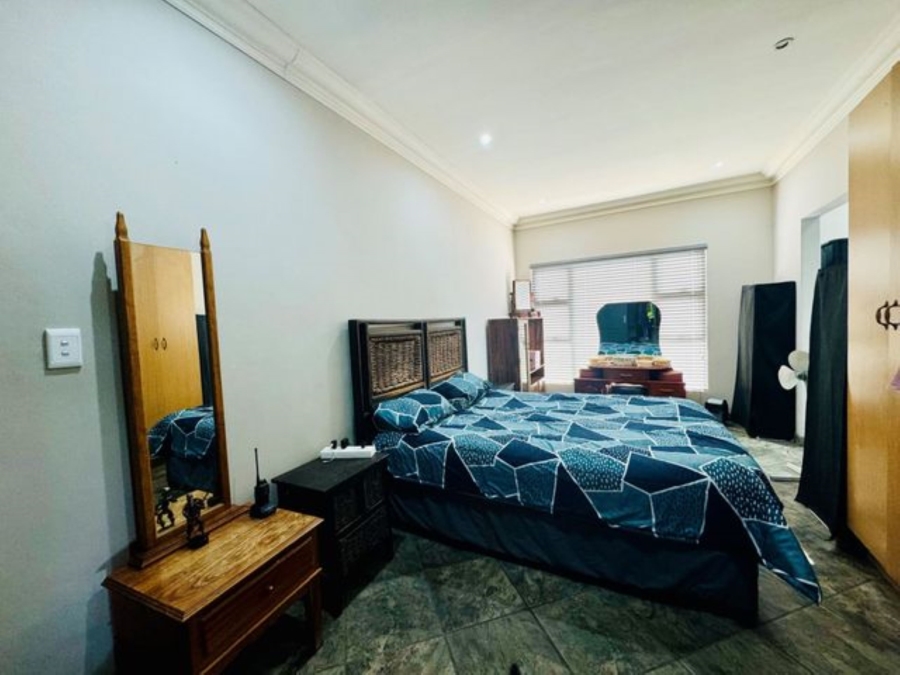 11 Bedroom Property for Sale in Wonderboom Gauteng