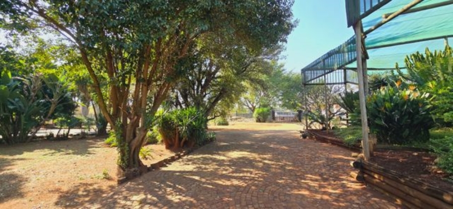 11 Bedroom Property for Sale in Wonderboom Gauteng