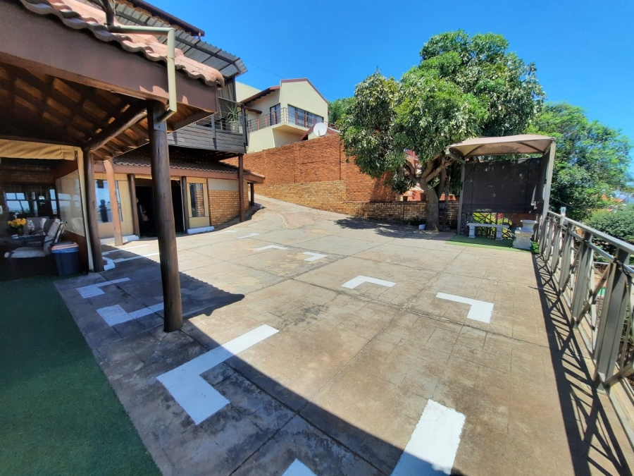 10 Bedroom Property for Sale in Sinoville Gauteng