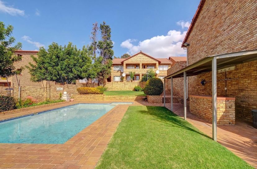 2 Bedroom Property for Sale in Sundowner Gauteng