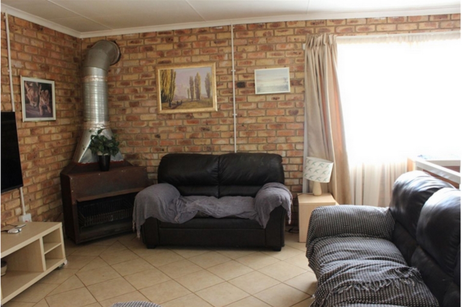 7 Bedroom Property for Sale in Bredell Gauteng