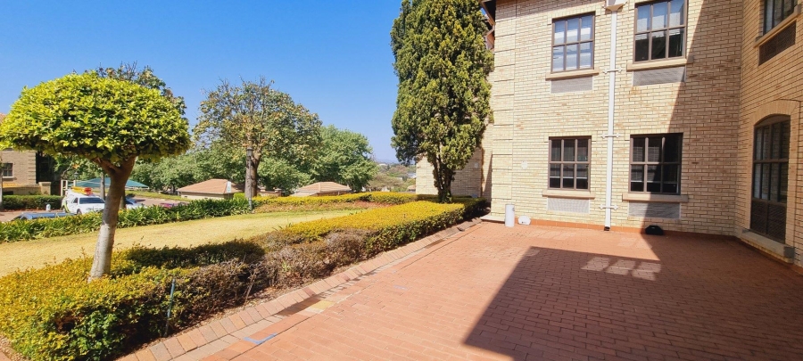 To Let commercial Property for Rent in Douglasdale Gauteng