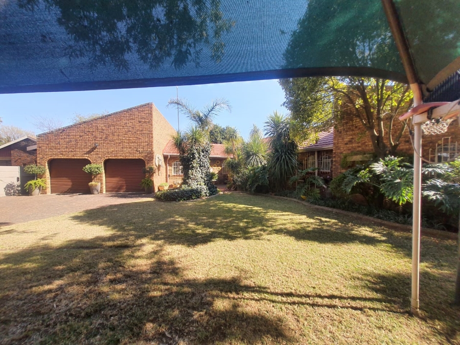 4 Bedroom Property for Sale in Petersfield Gauteng