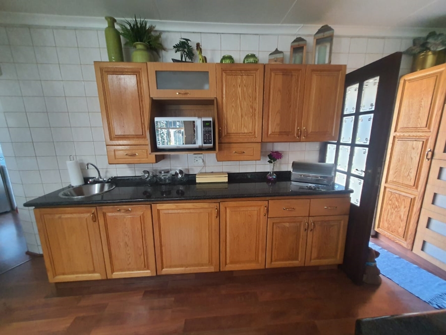 4 Bedroom Property for Sale in Petersfield Gauteng