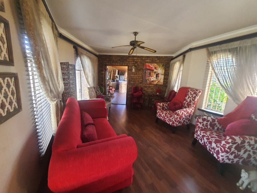 4 Bedroom Property for Sale in Petersfield Gauteng