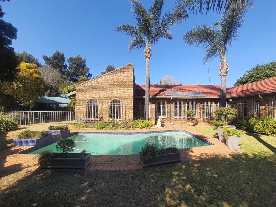 4 Bedroom Property for Sale in Petersfield Gauteng