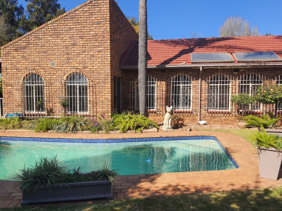 4 Bedroom Property for Sale in Petersfield Gauteng