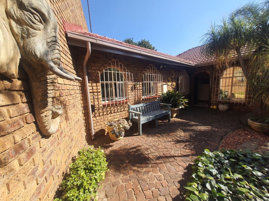 4 Bedroom Property for Sale in Petersfield Gauteng