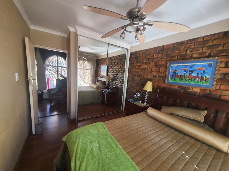 4 Bedroom Property for Sale in Petersfield Gauteng