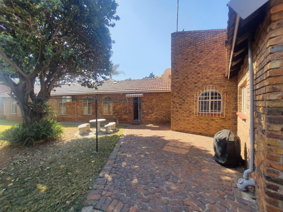 4 Bedroom Property for Sale in Petersfield Gauteng