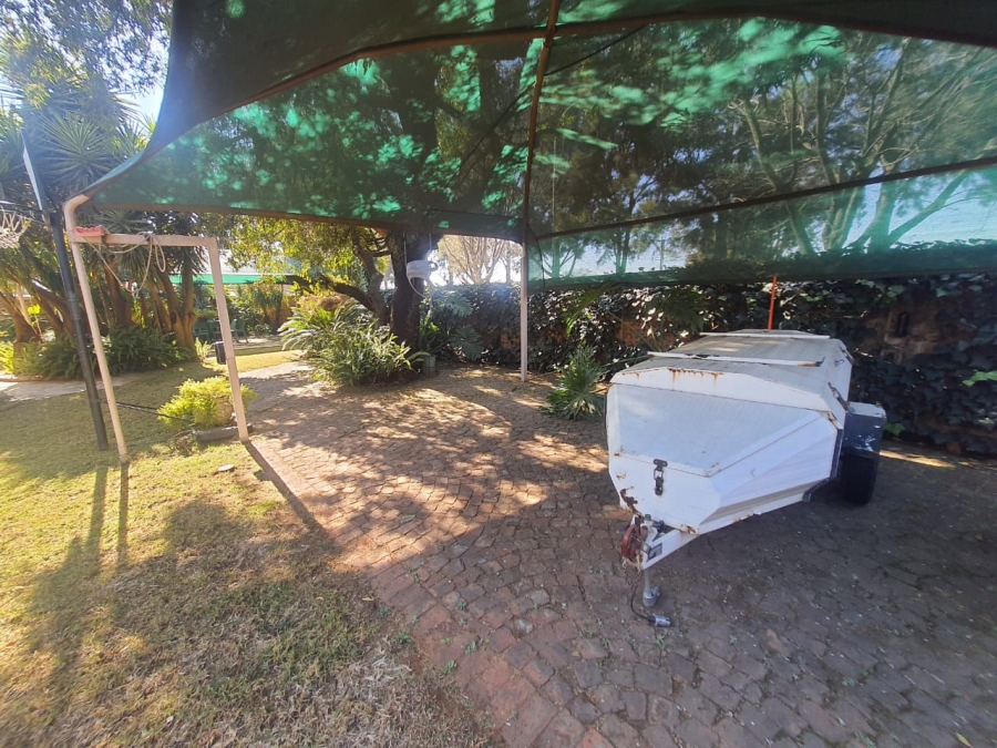 4 Bedroom Property for Sale in Petersfield Gauteng