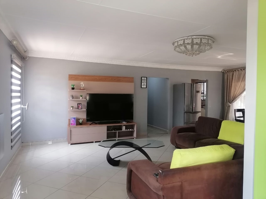 3 Bedroom Property for Sale in Geluksdal Gauteng