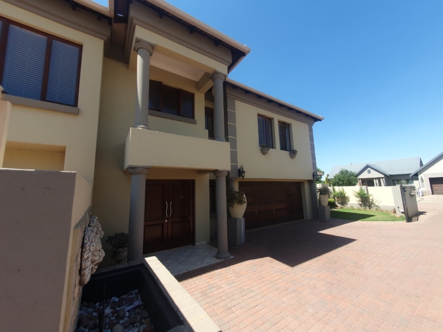 4 Bedroom Property for Sale in Zambezi Country Estate Gauteng