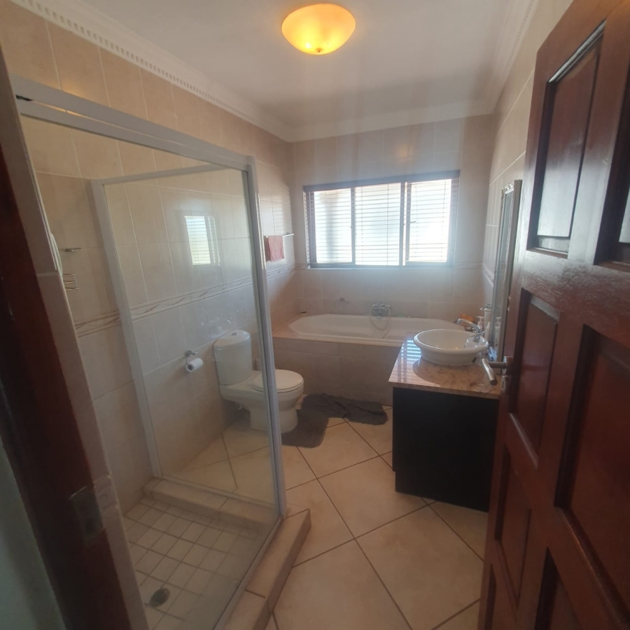 4 Bedroom Property for Sale in Zambezi Country Estate Gauteng