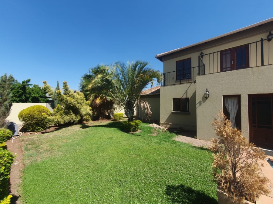 4 Bedroom Property for Sale in Zambezi Country Estate Gauteng