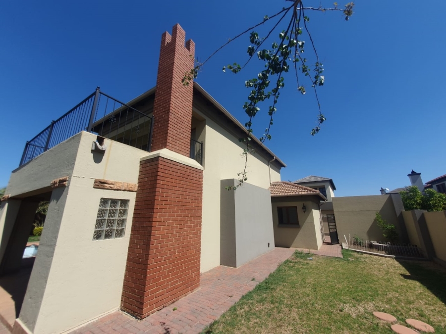 4 Bedroom Property for Sale in Zambezi Country Estate Gauteng