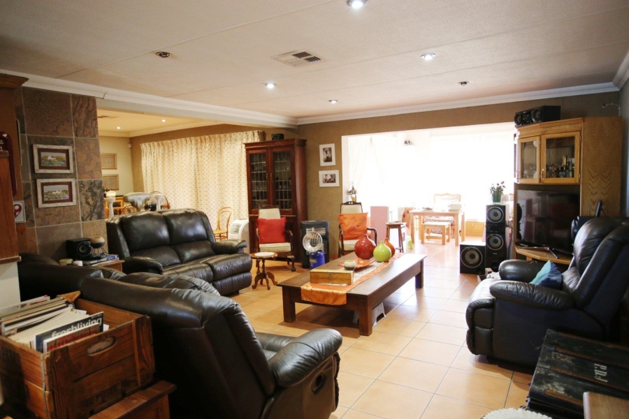 4 Bedroom Property for Sale in Three Rivers Gauteng