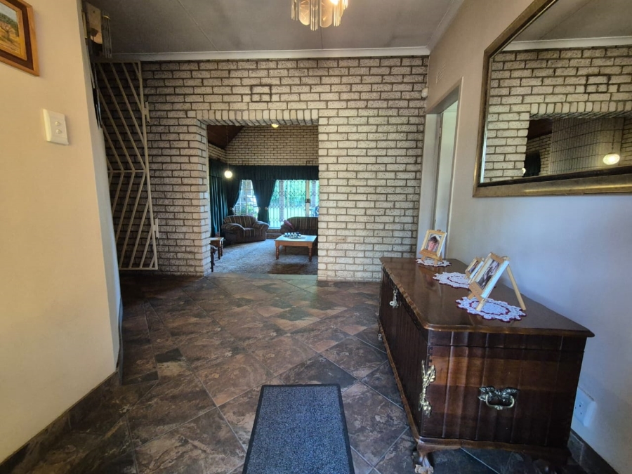 5 Bedroom Property for Sale in Van Der Merwes Kroon Gauteng