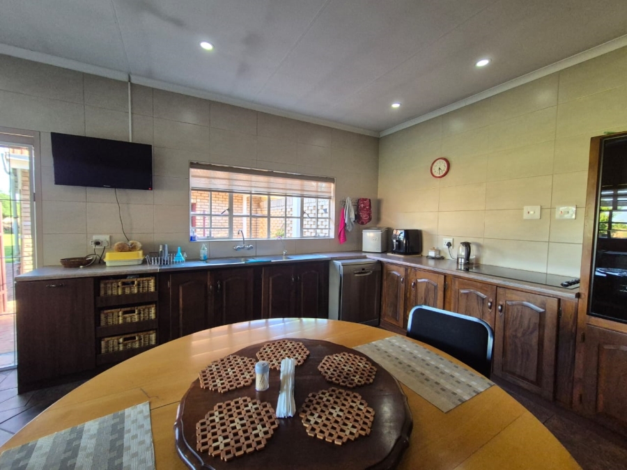 5 Bedroom Property for Sale in Van Der Merwes Kroon Gauteng