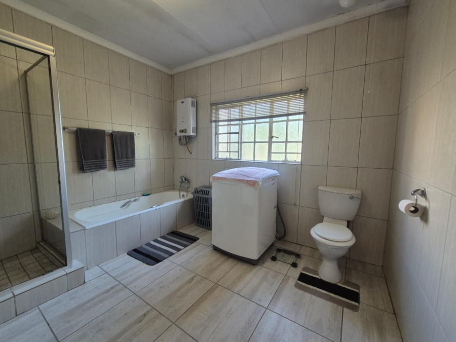 5 Bedroom Property for Sale in Van Der Merwes Kroon Gauteng