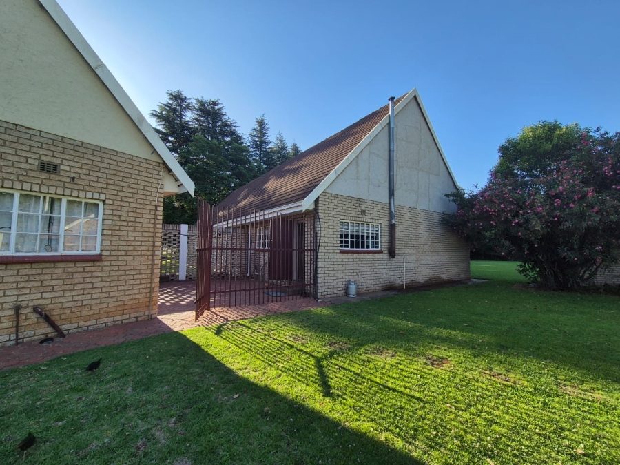 5 Bedroom Property for Sale in Van Der Merwes Kroon Gauteng