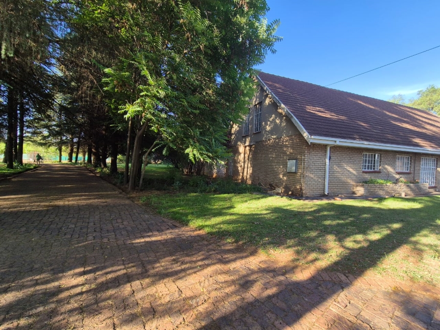 5 Bedroom Property for Sale in Van Der Merwes Kroon Gauteng