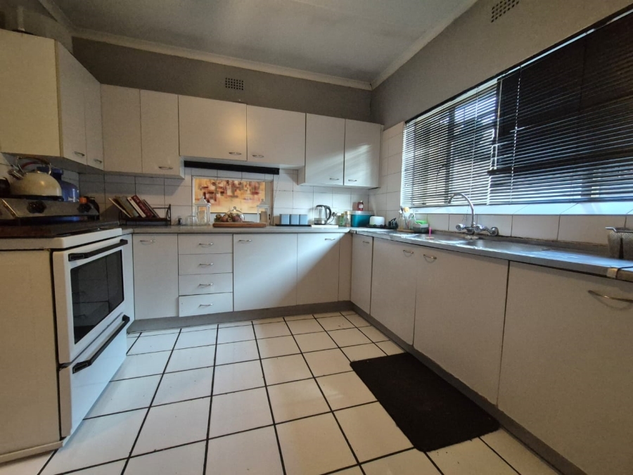 3 Bedroom Property for Sale in Sonland Park Gauteng