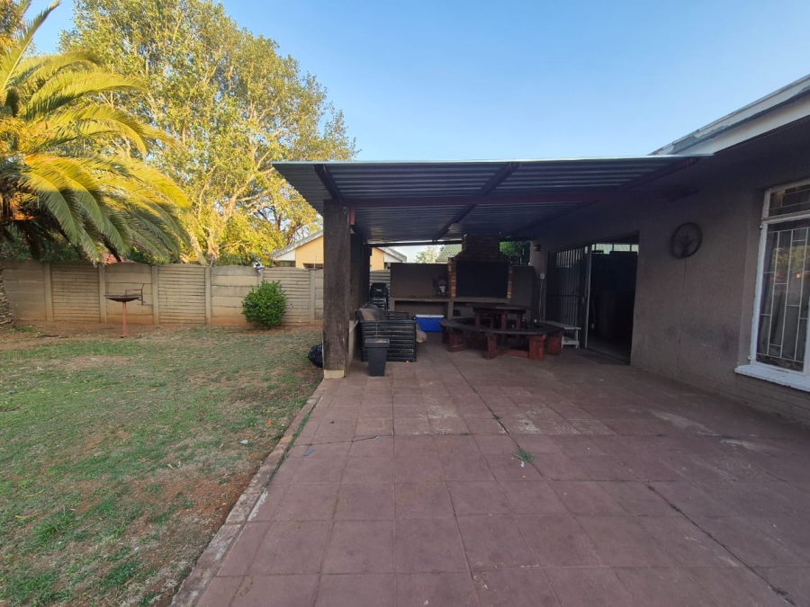 3 Bedroom Property for Sale in Sonland Park Gauteng