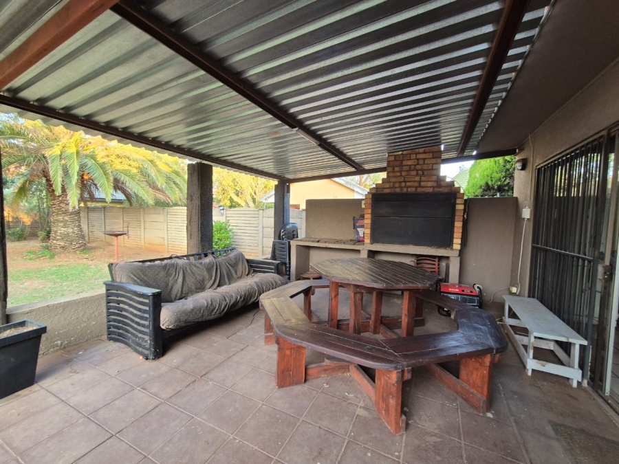 3 Bedroom Property for Sale in Sonland Park Gauteng